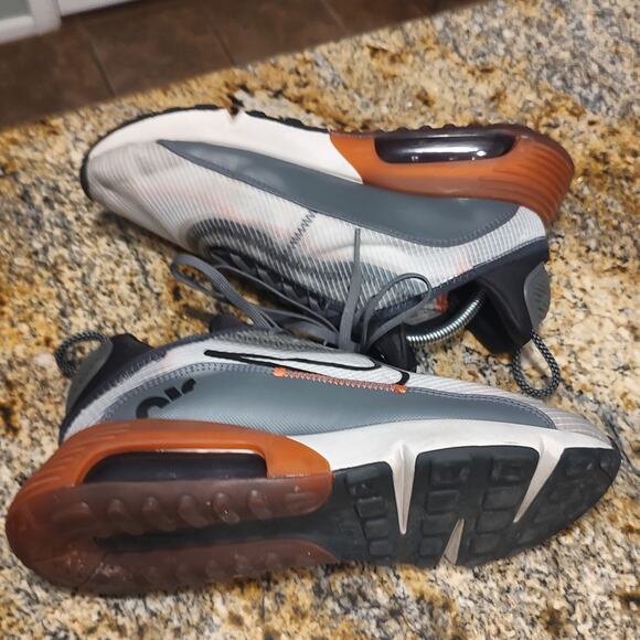 Rare Nike Air Max 270 Sneakers CV8835-001 Size 10 US main image 10